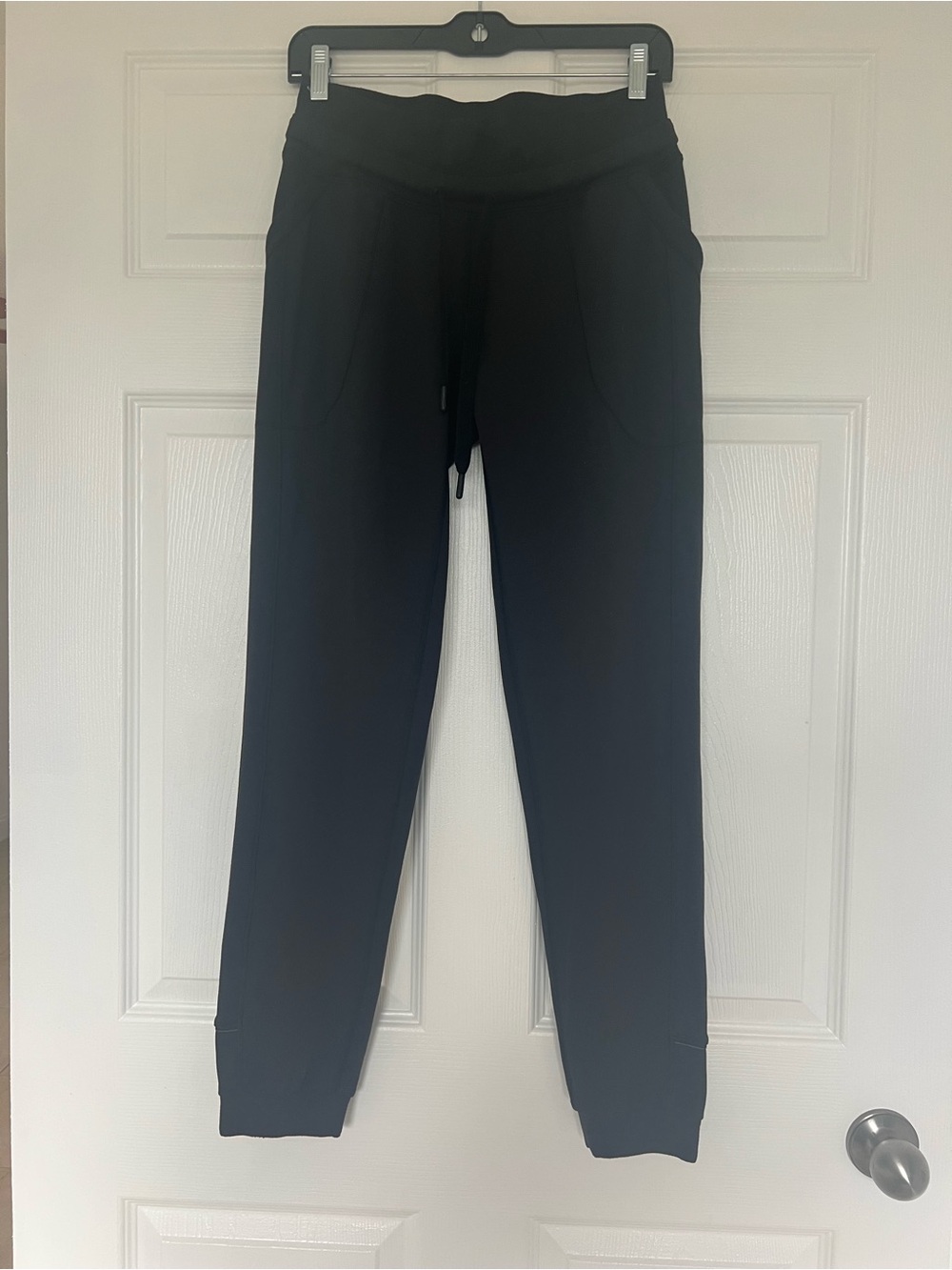 Lululemon women’s Black Jogger Sweatpants elastic waistband with drowstring 6